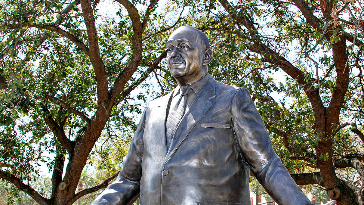 Perry Harvey, Sr. Statue by Joel Randell